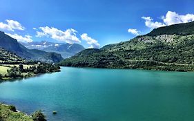 Anayet - Plaza del Reloj en FORMIGAL - by PIRINEOS 360